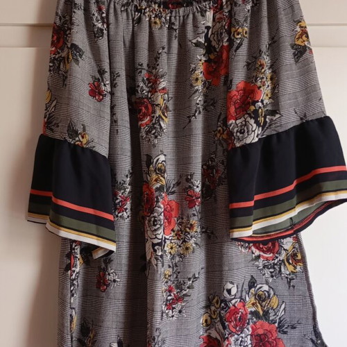 Plus size top with pattern by Fuego fashion like new