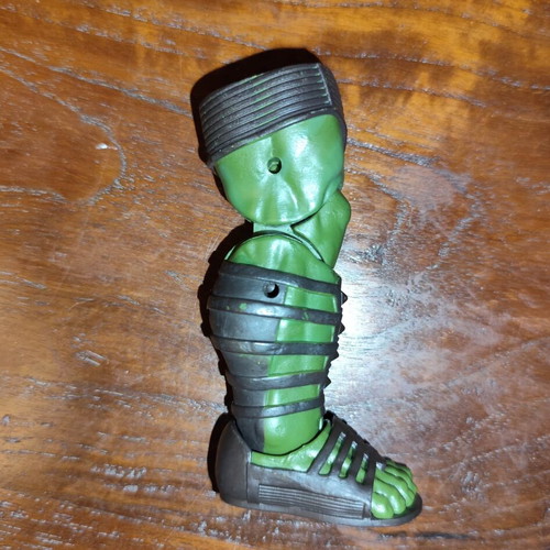 Gladiator Hulk BAF Right Leg like new Marvel Legends Hasbro