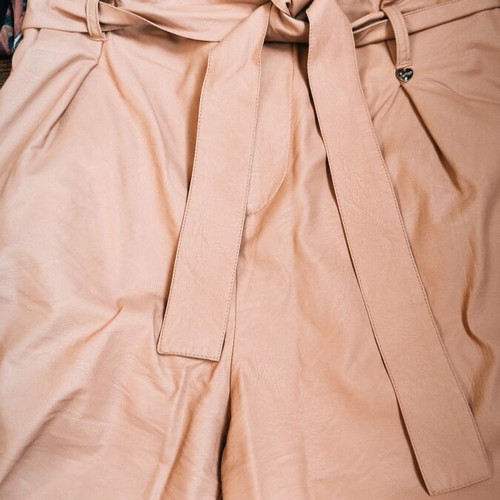 Leather wide-leg 3/4 pants set beige-apricot and patterned blouse used