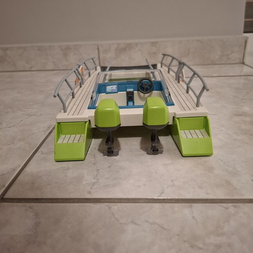 Playmobil small ship like new