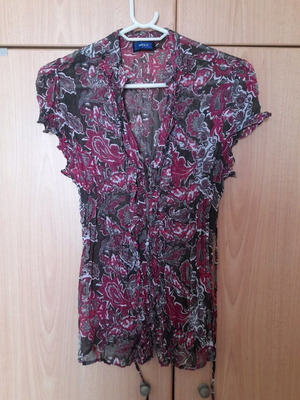 Mexx floral blouse used with buttons and belt size M