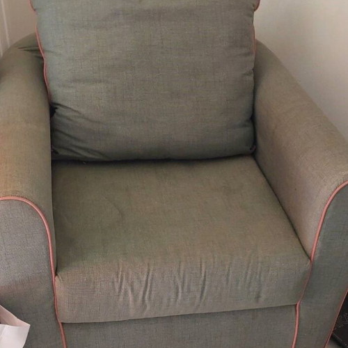 Neoset armchair like new with comfortable seat