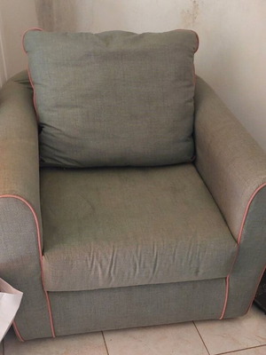 Neoset armchair like new with comfortable seat
