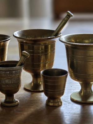 Vintage brassware set of 5 used, ideal for egg cups or serving