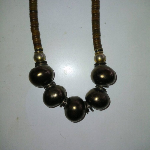 Bronze metal necklace like new, brown color