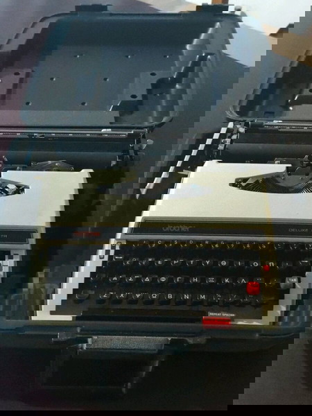 Γραφομηχανή Brother Deluxe 662TR