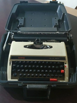 Γραφομηχανή Brother Deluxe 662TR
