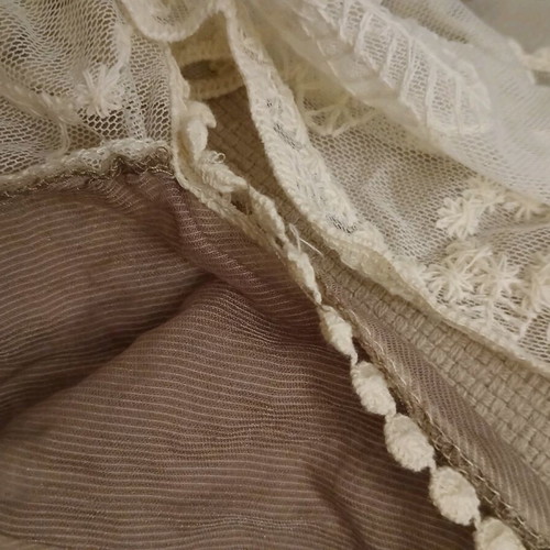 Long thin scarf with lace used, cotton, two-tone light brown and ecru