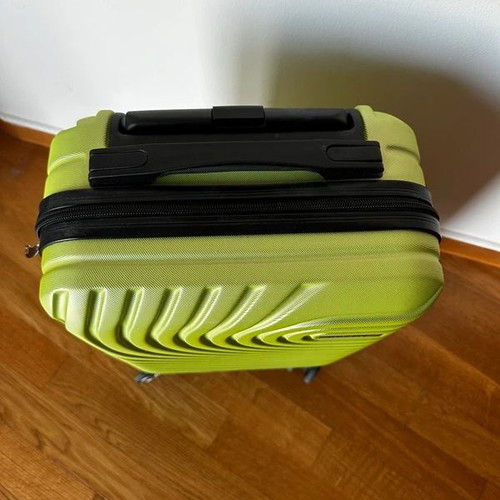 Cabin suitcase green like new with 4 wheels