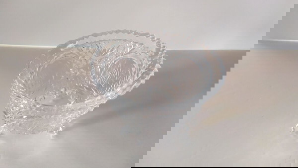 Crystal glass bird bowl