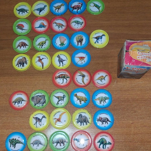Nounou Fun Fun collectible caps used with box, dinosaurs
