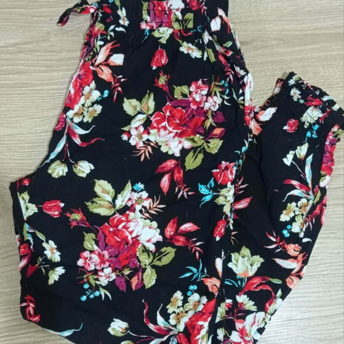 Women's pants like new, size M, lightweight spring summer