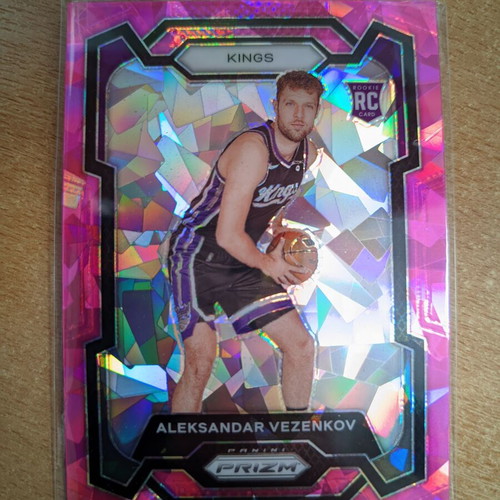 Sasa Vezenkov Sacramento Kings Panini Prizm Pink Cracked Ice 2023-24 Rookie Card new