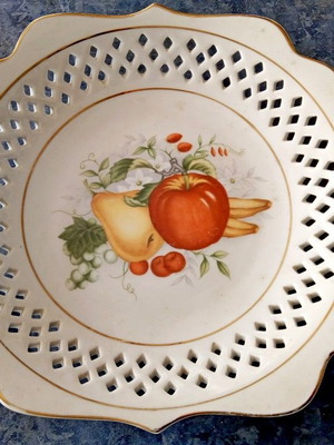 Porcelain serving platter 20 cm with fruit design