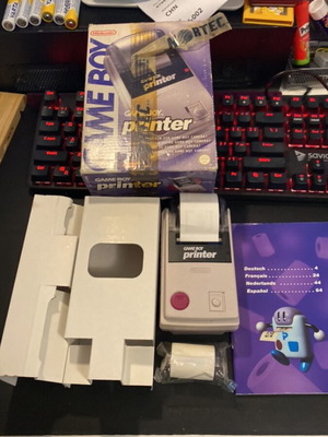 Nintendo Game Boy принтер употребяван с кутия и кабел за свързване