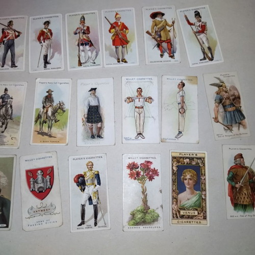 English cigarette collectible cards, pack of 18 pieces