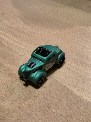 Hot Wheels Pass'N Gasser green car like new