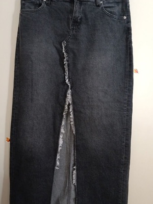 Maxi denim skirt H&M black like new, size XL