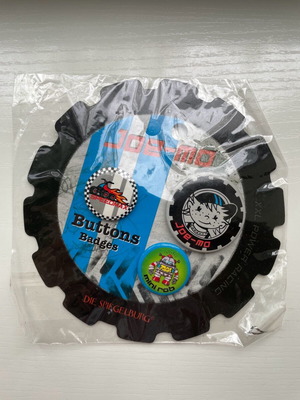 Joe Mo pins new, sealed pack of 3