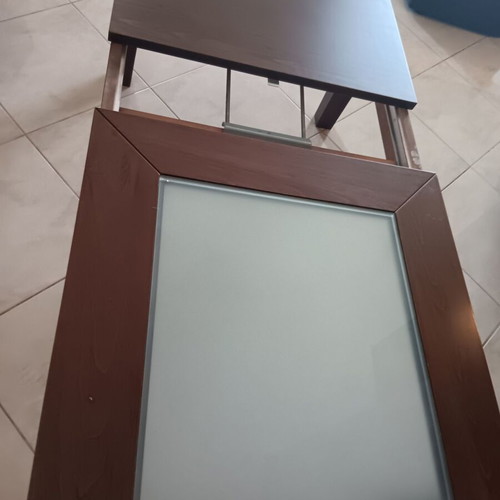Extendable coffee table