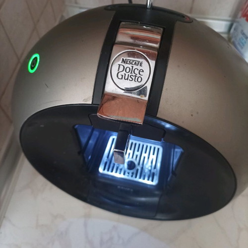 Nescafé Dolce Gusto Circolo coffee maker used with water tank issue
