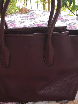Burgundy Handbag large size like new