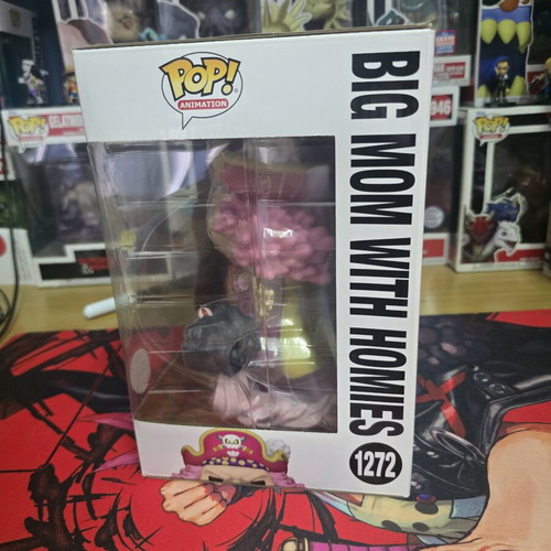 Funko Pop One Piece Delux #1272 Big Mom With Homies like new