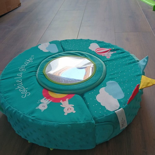 Sophie La Girafe Motor Skills Activity Wheel like new