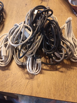 USB A to USB B cables like new, pack of 12