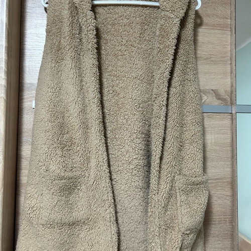Fur vest used with hood and pockets beige size M