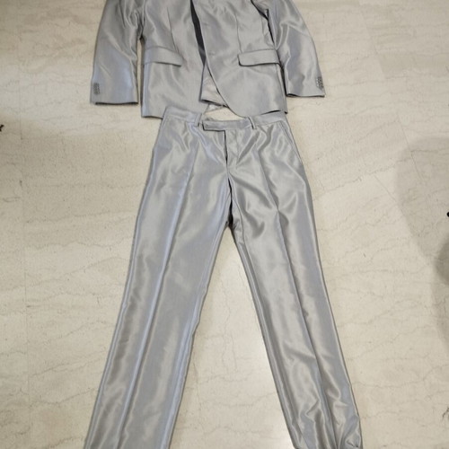 Berto Lucci suit gray, like new, includes shirt size M
