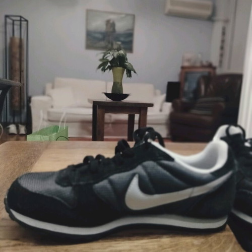 Nike women's athletic shoes used, size 37, black