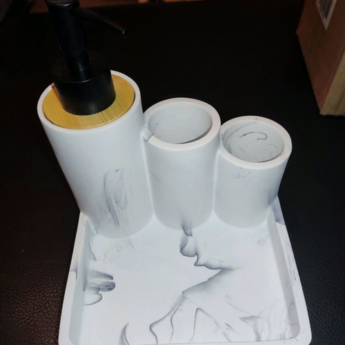 Ceramic bathroom set 4 in 1 with marble look, unused