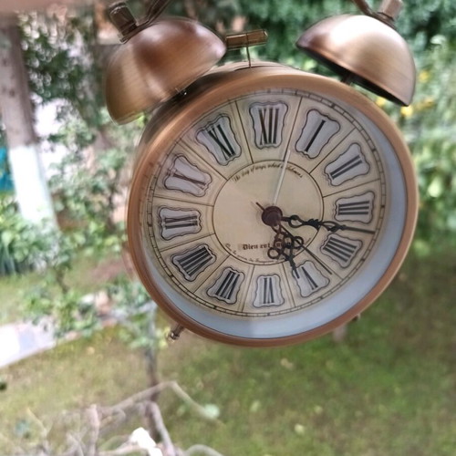 Retro bronze table alarm clock new with two bells