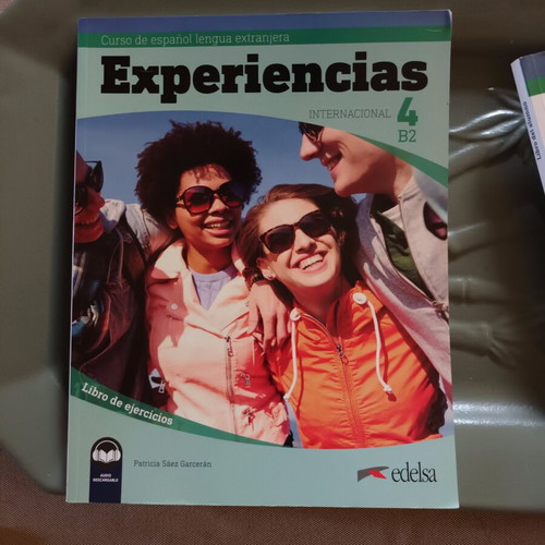 Experiencias Spanish B2 Language Learning Books like new