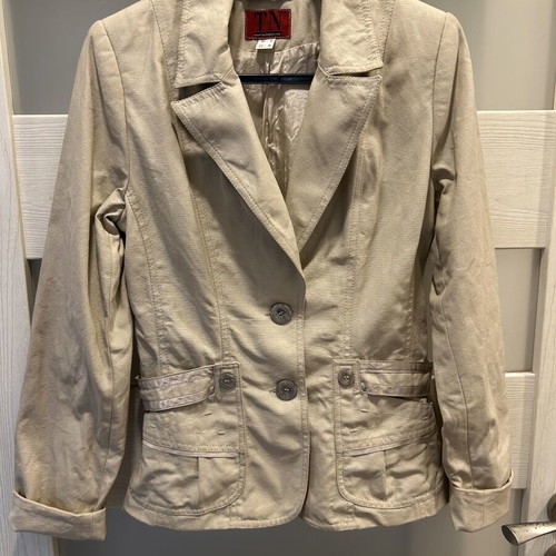 T-A-N-I women's tailored beige blazer like new, size BG 42 EU 36