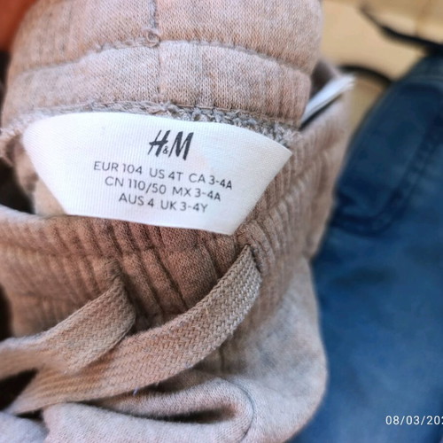 Boys' pants like new, pack of 7, H&M and Orchestra ages 3-4