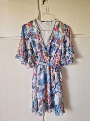 Floral airy dress new S/M multicolor with belt and lining