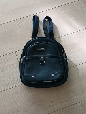 Women's blue backpack like new