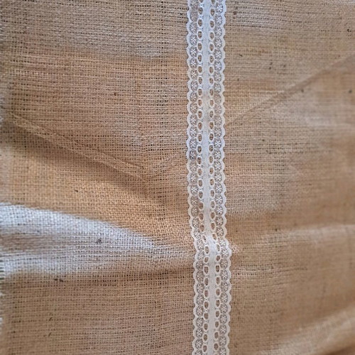 Runner made of burlap with 6 cutlery pockets used