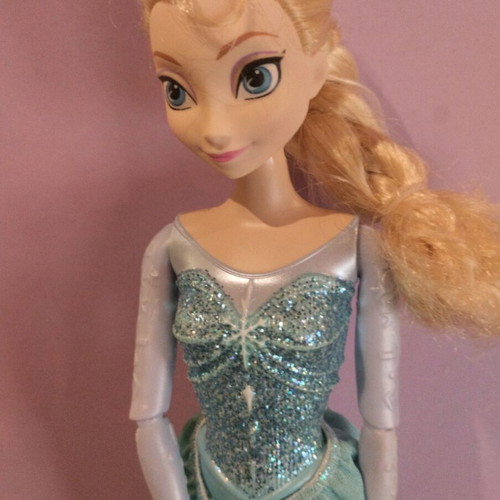 Frozen Ice Skating Elsa doll used
