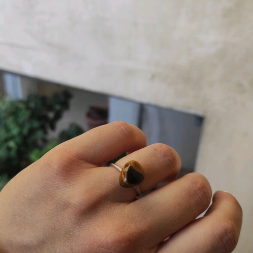 Silver ring with tiger's eye stone like new