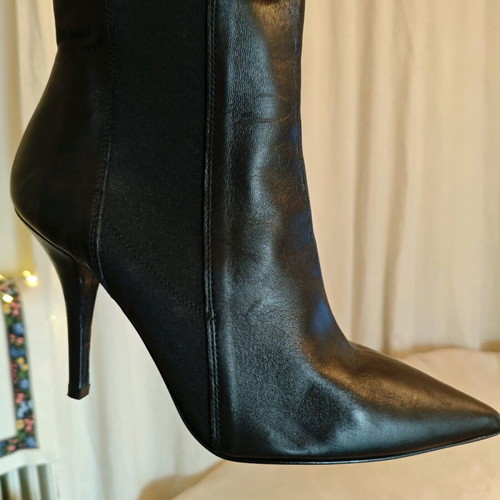 Ovye leather ankle boots like new, size 40, black