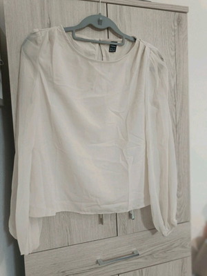 Blouse ecru with special sleeve, new Shein size M