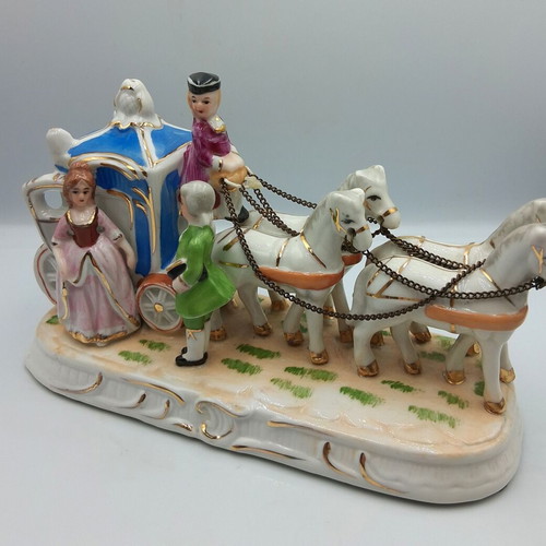 Porcelain decorative Rococo Victorian carriage like new