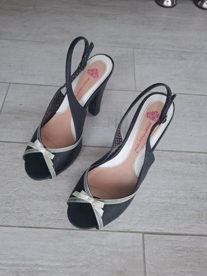 Fornarina sandals platform heels size 39 used, black with green details