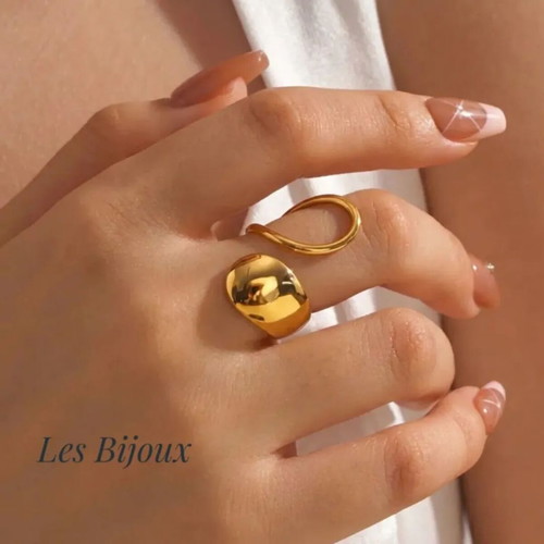 Adjustable Gold Stainless Steel Ring New, Minimal Elegant Design