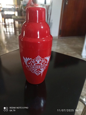 Пластмасов шейкър за коктейли Smirnoff – 250ml