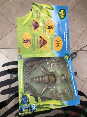 Hopper from A Bug’s Life Electronic Talking Model Kit 12” Figure new