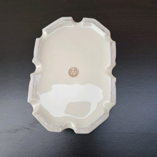 Porcelain jewelry box from Czechoslovakia like new